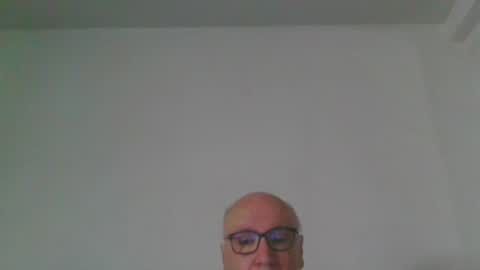 Snapshot of fra94 chatting on 06-28-26, 01:39 fra94 online show from 06-28-26, 01:39