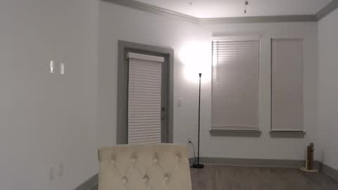 Snapshot of fragilemasochist chatting on 02-01-25, 07:57 Angel online show from 02-01-25, 07:57