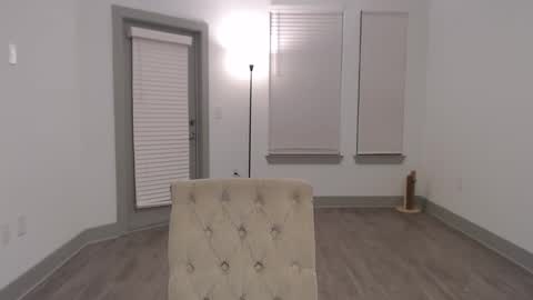 Snapshot of fragilemasochist chatting on 02-03-25, 04:35 Angel online show from 02-03-25, 04:35