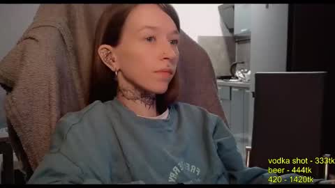 Snapshot of fran_bow chatting on 10-15-25, 02:11 fran_bow online show from 10-15-25, 02:11