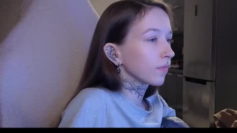 Snapshot of fran_bow chatting on 01-15-26, 12:26 fran_bow online show from 01-15-26, 12:26