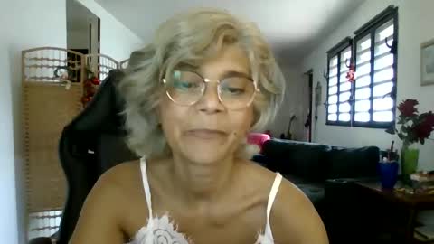 Snapshot of francelune chatting on 12-07-24, 08:33 francelune online show from 12-07-24, 08:33