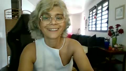 Snapshot of francelune chatting on 12-09-24, 05:29 francelune online show from 12-09-24, 05:29