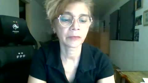 Snapshot of francelune chatting on 10-07-25, 02:47 francelune online show from 10-07-25, 02:47