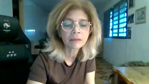 Snapshot of francelune chatting on 10-14-25, 01:12 francelune online show from 10-14-25, 01:12