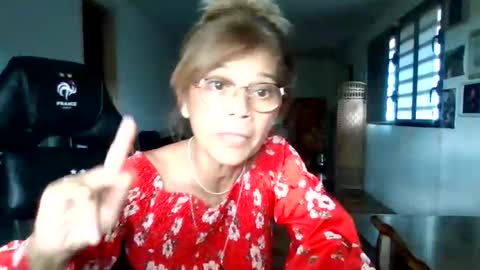 Snapshot of francelune chatting on 11-14-25, 06:12 francelune online show from 11-14-25, 06:12