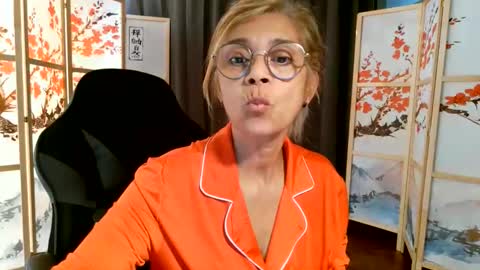 francelune online show from 06-10-26, 03:33