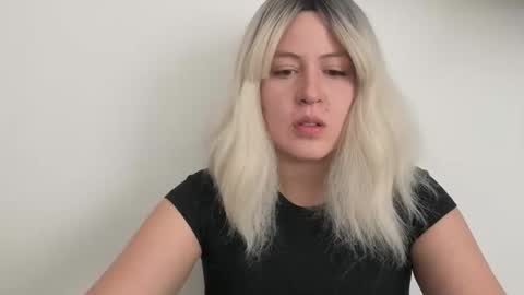 Snapshot of francescaasmith chatting on 12-16-25, 07:30 Francesca online show from 12-16-25, 07:30