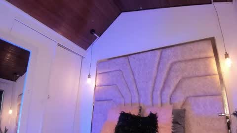 Snapshot of francheska121 chatting on 10-16-25, 08:21 francheska121 online show from 10-16-25, 08:21