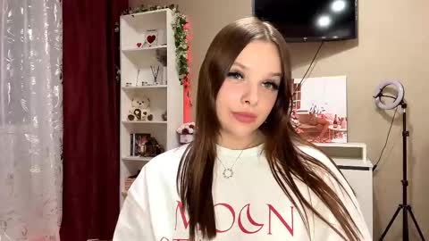 Snapshot of francineclyman chatting on 03-23-26, 04:33 Lina online show from 03-23-26, 04:33