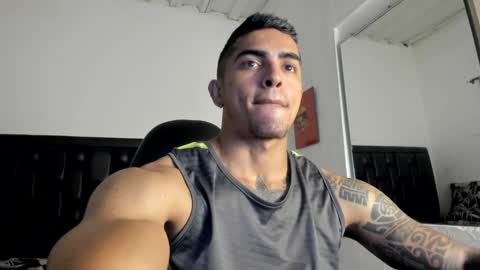 Snapshot of franco_ruiz_ chatting on 12-31-24, 01:47 franco online show from 12-31-24, 01:47