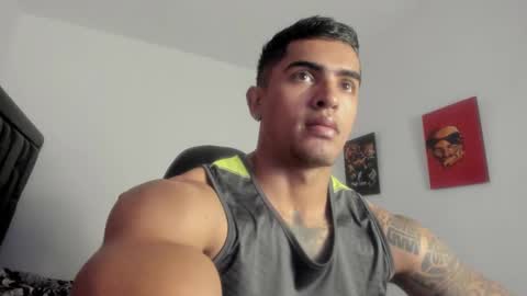 Snapshot of franco_ruiz_ chatting on 09-30-25, 12:48 franco online show from 09-30-25, 12:48