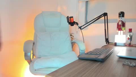 Snapshot of francodelacruz chatting on 12-15-24, 09:13 Francum online show from 12-15-24, 09:13