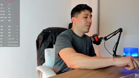 Snapshot of francodelacruz chatting on 03-06-25, 02:19 Francum online show from 03-06-25, 02:19