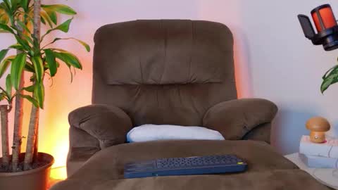 Snapshot of francopizano chatting on 12-04-25, 05:10 Francum online show from 12-04-25, 05:10