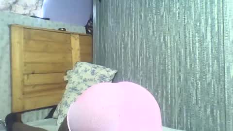 Snapshot of francy_123456 chatting on 11-18-25, 09:58 francy 123456 online show from 11-18-25, 09:58