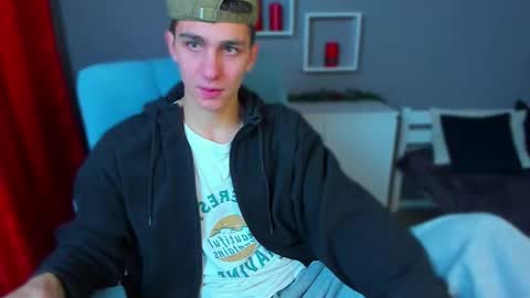 Snapshot of frank_mooree chatting on 11-03-25, 04:47 Frank online show from 11-03-25, 04:47