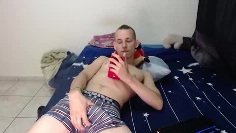 Snapshot of frankbroad68 chatting on 10-27-25, 03:21 Frank online show from 10-27-25, 03:21