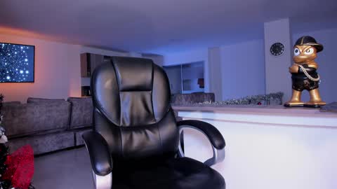 Snapshot of frankfarrellx chatting on 01-17-25, 05:11 Frank Farrell. Hey remember to give me a thumbs up Ty online show from 01-17-25, 05:11