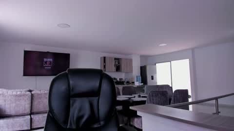 Snapshot of frankfarrellx chatting on 02-13-25, 05:33 Frank Farrell. Hey remember to give me a thumbs up Ty online show from 02-13-25, 05:33