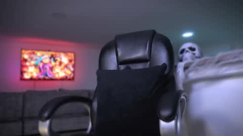 Snapshot of frankfarrellx chatting on 10-30-25, 11:16 Frank Farrell. Hey remember to give me a thumbs up Ty online show from 10-30-25, 11:16