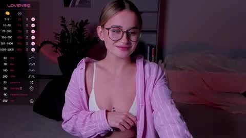 Snapshot of frannpalmer chatting on 11-05-25, 04:51 Frann online show from 11-05-25, 04:51