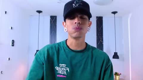 Franvill trato online show from 11-01-25, 06:43