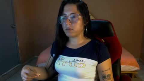 Snapshot of franysteell chatting on 11-26-25, 12:00 FRANY STEELL online show from 11-26-25, 12:00