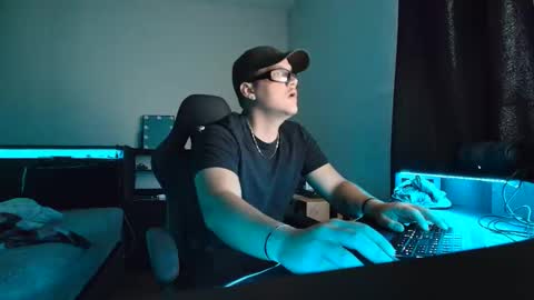 franzua2_0 online show from 10-21-25, 04:51