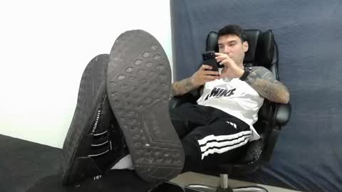 Snapshot of fraser_guilen chatting on 05-14-26, 12:39 Fraser online show from 05-14-26, 12:39