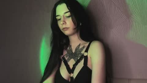 Snapshot of frau_basted chatting on 01-06-25, 09:22 mistress Bastet and mintcola online show from 01-06-25, 09:22