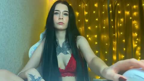 Snapshot of frau_basted chatting on 02-22-25, 03:25 mistress Bastet and mintcola online show from 02-22-25, 03:25