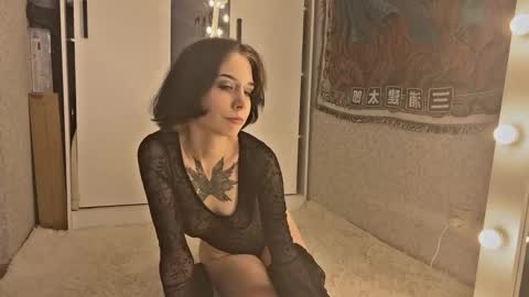 Snapshot of frau_basted chatting on 10-11-25, 08:13 mistress Bastet and mintcola online show from 10-11-25, 08:13