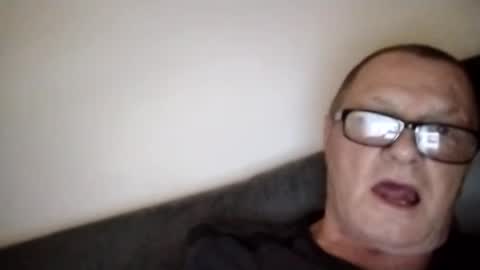 Snapshot of frauenfeind1 chatting on 01-17-25, 09:06 Wolfi online show from 01-17-25, 09:06