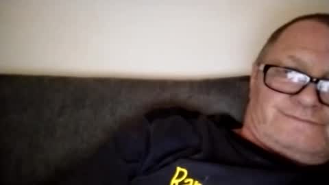 Snapshot of frauenfeind1 chatting on 01-20-25, 11:24 Wolfi online show from 01-20-25, 11:24