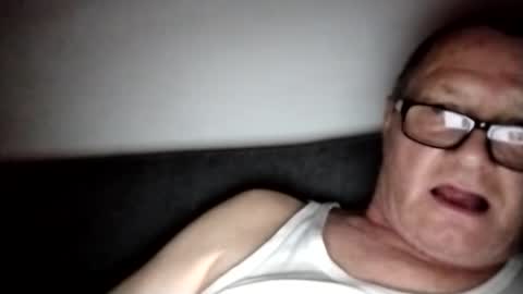 Snapshot of frauenfeind1 chatting on 03-10-25, 07:18 Wolfi online show from 03-10-25, 07:18