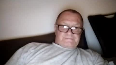 Snapshot of frauenfeind1 chatting on 09-18-25, 06:26 Wolfi online show from 09-18-25, 06:26