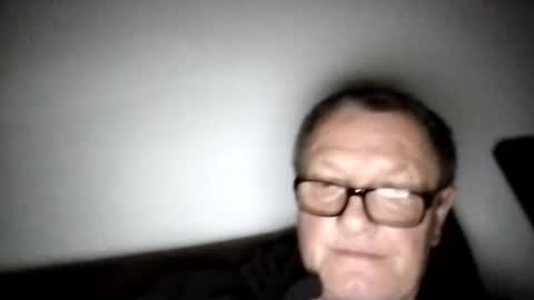 Snapshot of frauenfeind1 chatting on 11-17-25, 09:48 Wolfi online show from 11-17-25, 09:48