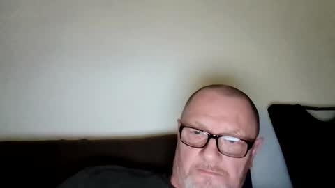 Snapshot of frauenfeind1 chatting on 02-26-26, 08:46 Wolfi online show from 02-26-26, 08:46