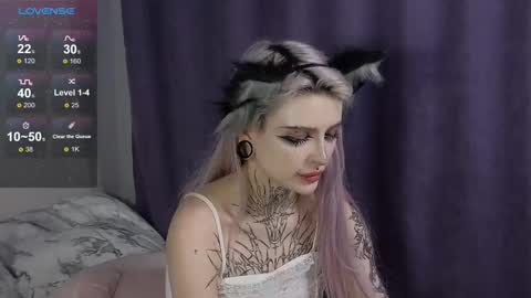 Snapshot of fraulein_mooon chatting on 12-15-24, 05:56 Asya UwU online show from 12-15-24, 05:56