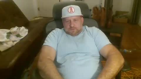 Snapshot of freakpopsickle69 chatting on 03-05-26, 03:24 poundyouout1969 online show from 03-05-26, 03:24