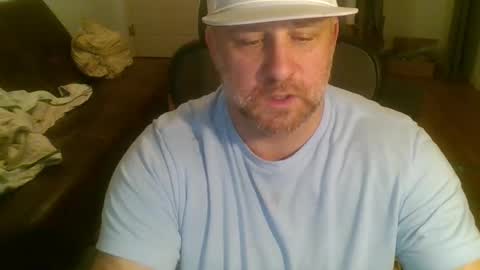 Snapshot of freakpopsickle69 chatting on 03-06-26, 06:10 poundyouout1969 online show from 03-06-26, 06:10