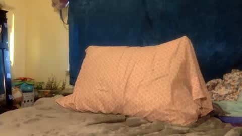 Squirrel twink online show from 04-19-26, 11:09