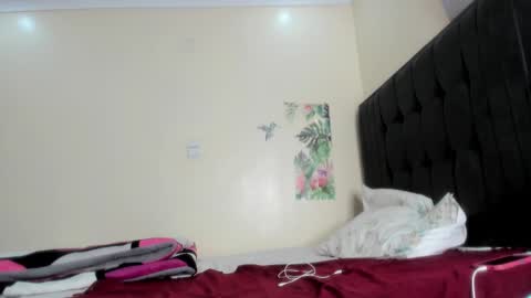 Snapshot of freaky_bad_girl chatting on 03-06-25, 09:03 Sandra online show from 03-06-25, 09:03