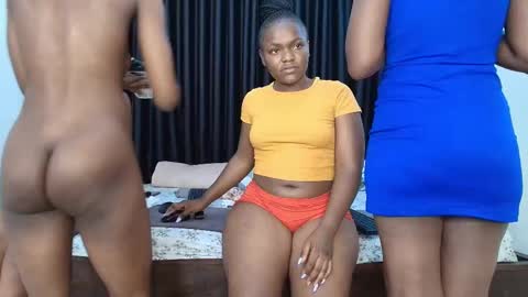 Snapshot of freaky_bunnies chatting on 02-20-26, 07:25 freaky_bunnies online show from 02-20-26, 07:25