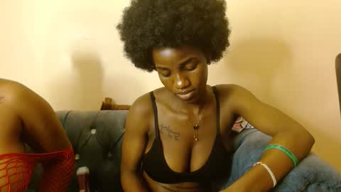 Snapshot of freaky_shamzzy chatting on 09-22-25, 05:37 shamika online show from 09-22-25, 05:37