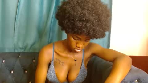 Snapshot of freaky_shamzzy chatting on 09-23-25, 06:33 shamika online show from 09-23-25, 06:33