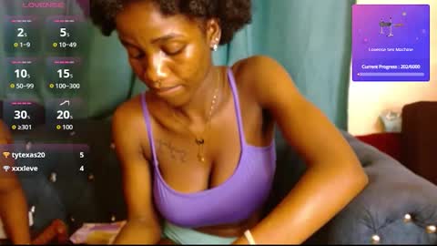 Snapshot of freaky_shamzzy chatting on 09-27-25, 06:02 shamika online show from 09-27-25, 06:02