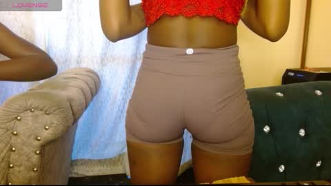 Snapshot of freaky_shamzzy chatting on 10-16-25, 02:51 shamika online show from 10-16-25, 02:51