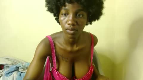 Snapshot of freaky_shamzzy chatting on 11-17-25, 01:11 shamika online show from 11-17-25, 01:11